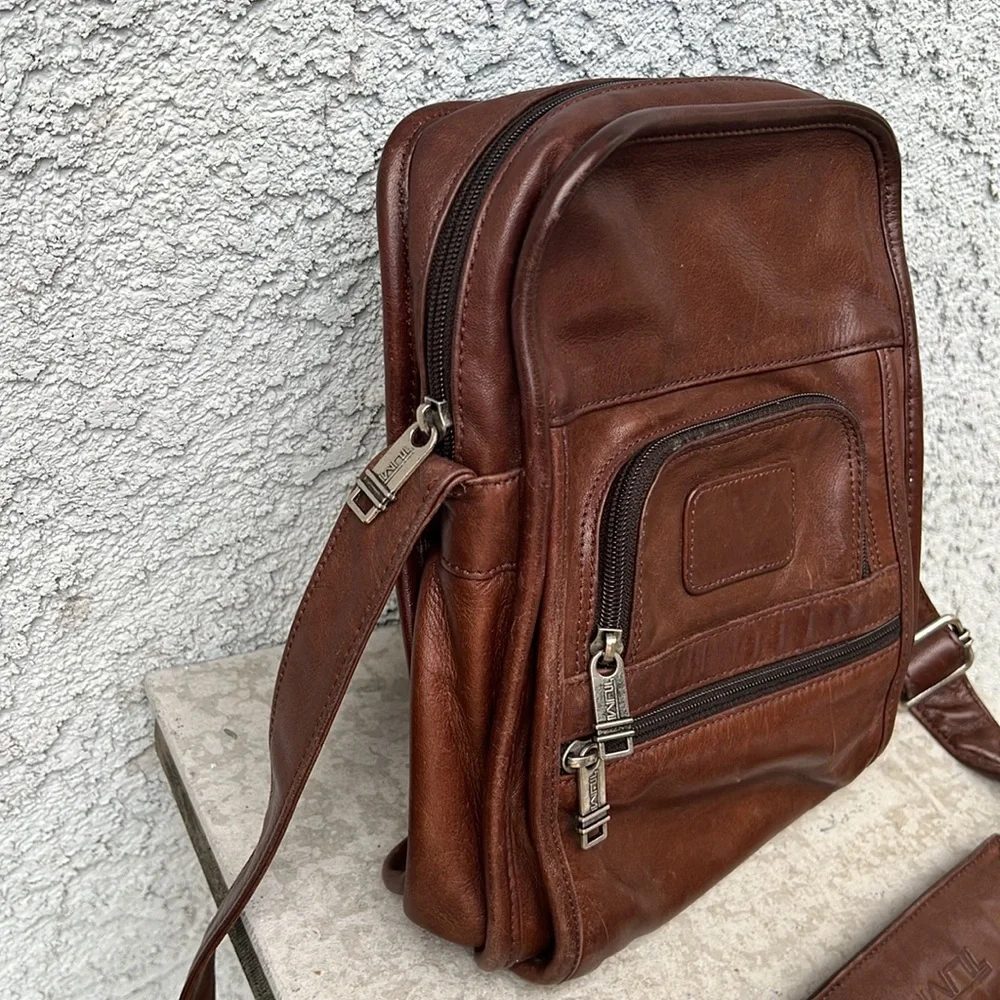 Vintage Tumi Messenger Bag Saddle Travel Sling Crossbody Purse Brown Leather